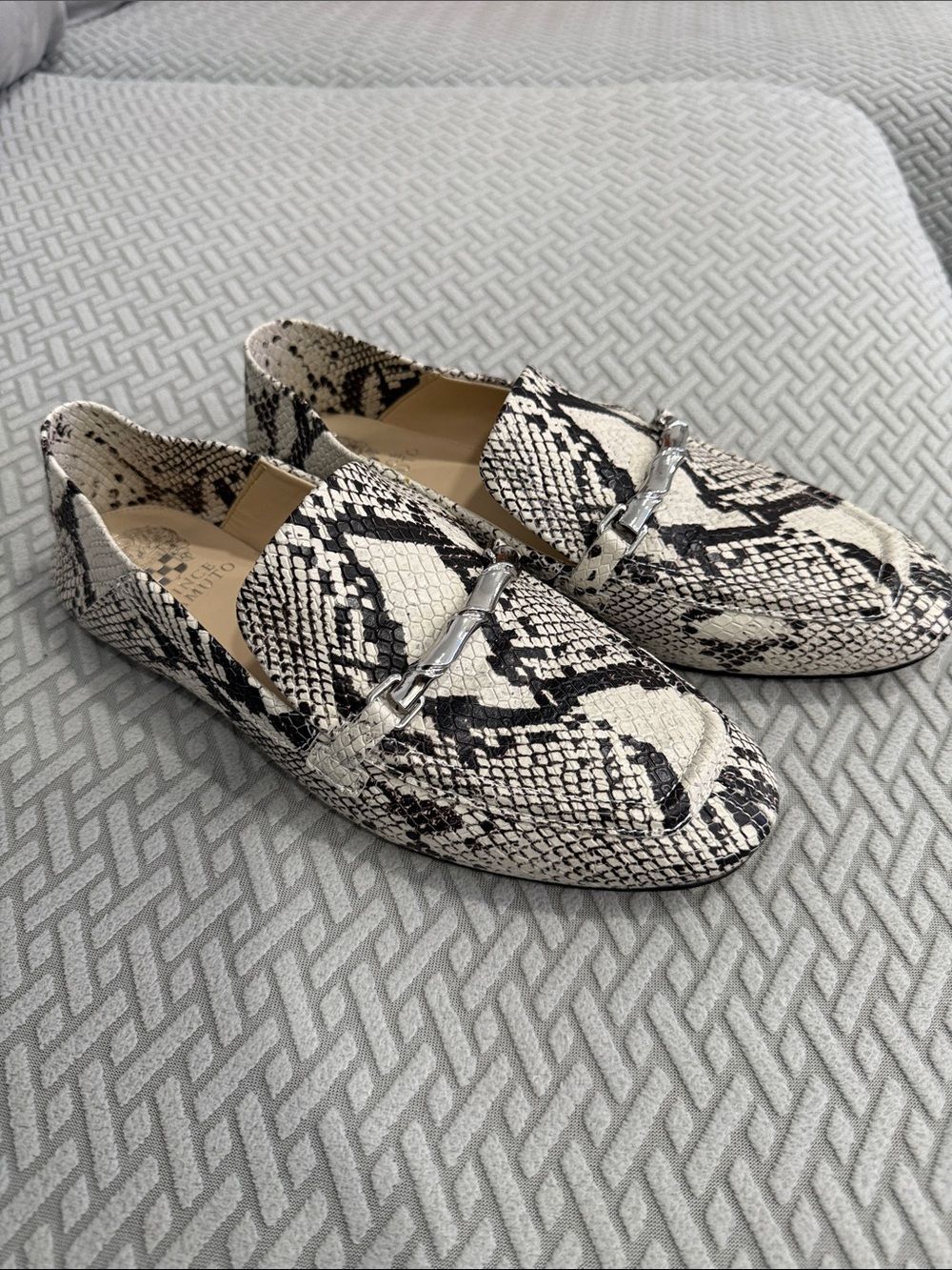 Vince Camuto Black and Cream Snakeskin Slip-On Loafers with Silver Bit Size 9M - Picture 2 of 13